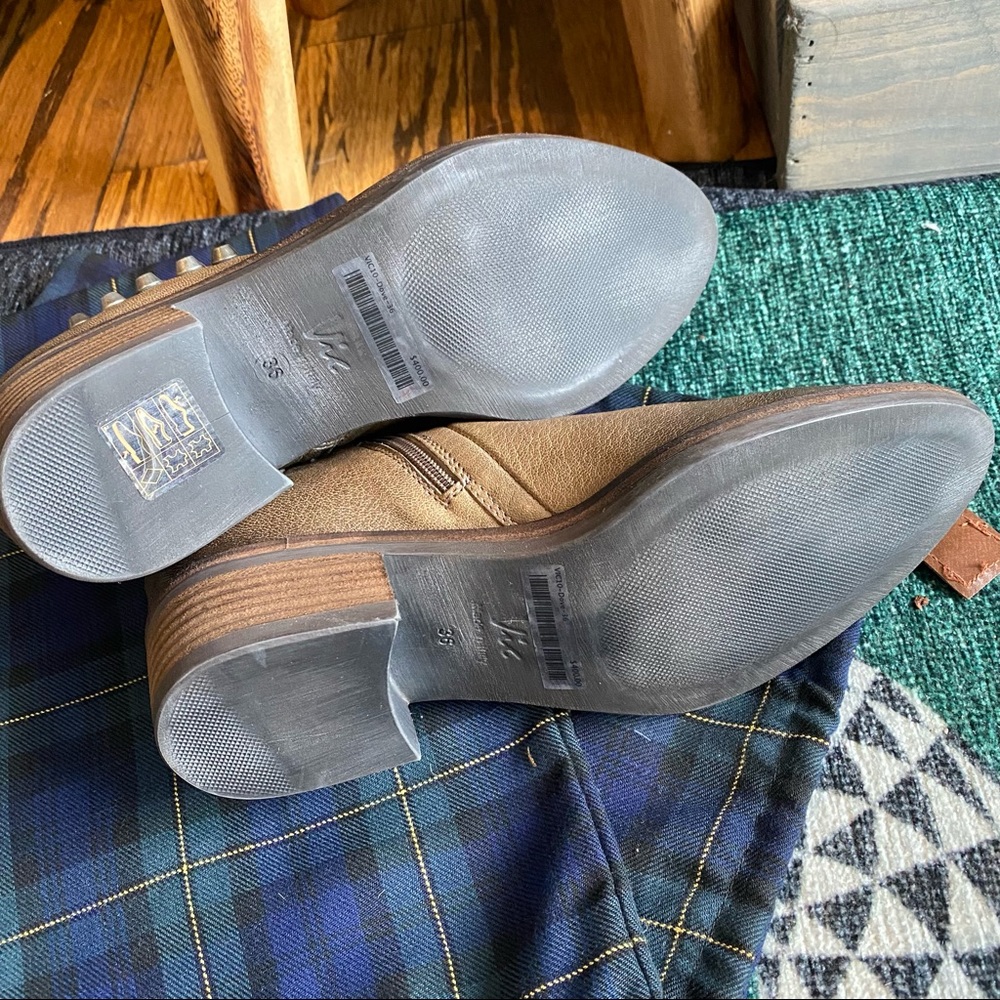 SOLD Vic Studded Boots Dove size 36 5.5 - Picture 5 of 6